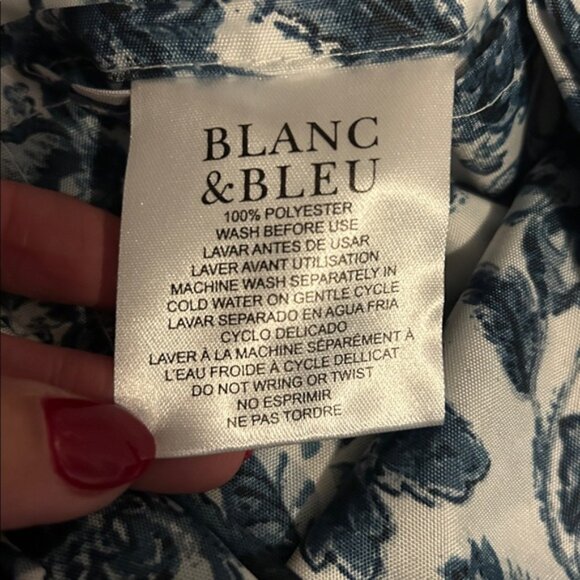 Floral Blue and White Bedding Set - Picture 3 of 3